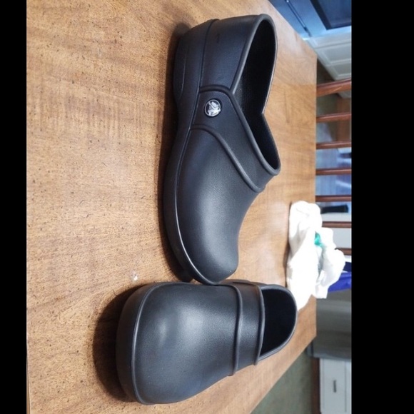 CROCS Shoes - Women’s Crocs